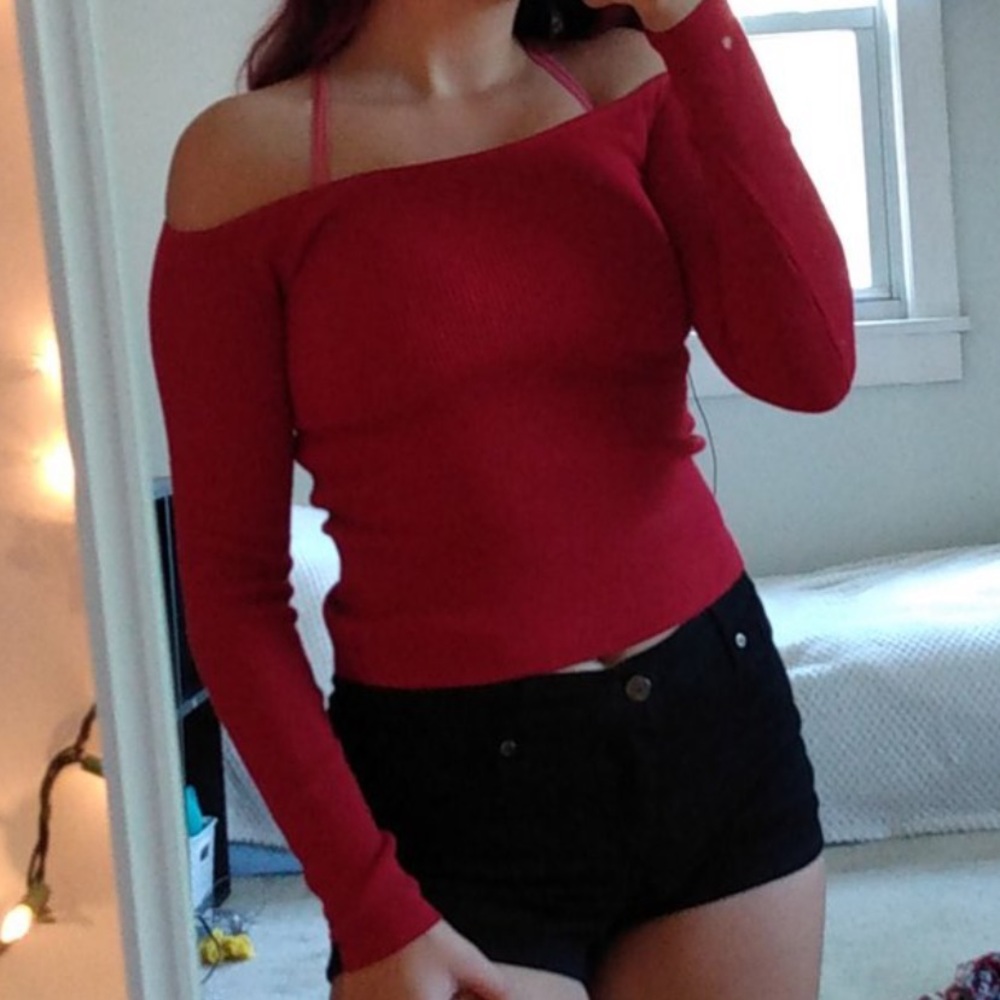 Red long sleeve crop top